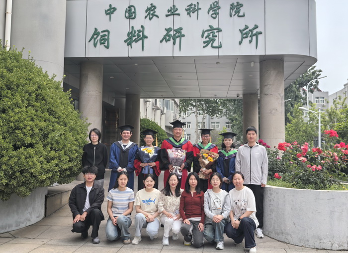 宠物团队介绍-团队合影-所网.jpg